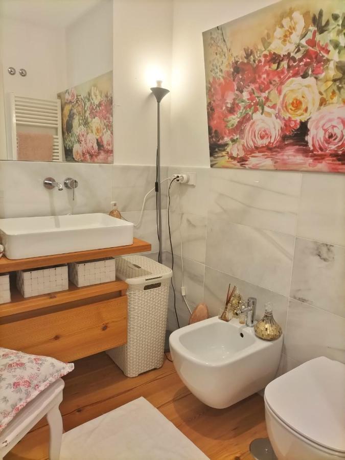 Preciosa Habitacion Suite En Atico Con Terraza ซานติอาโก เด กอมโปสเตลา ภายนอก รูปภาพ