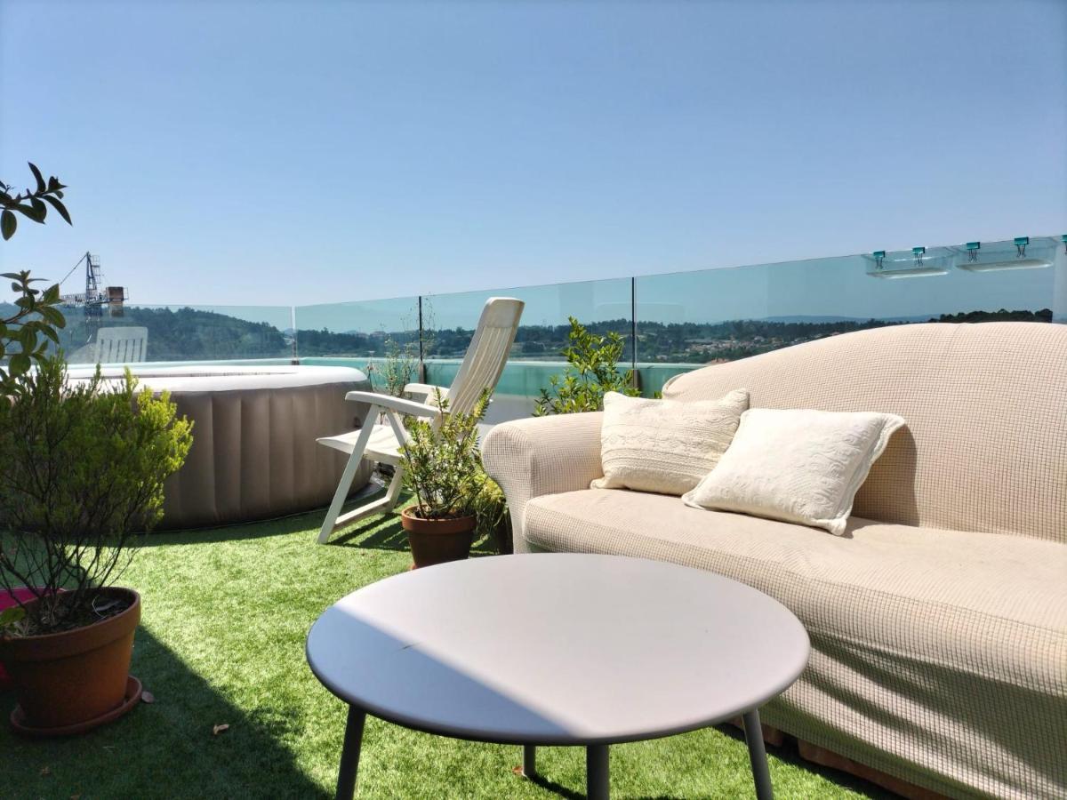 Preciosa Habitacion Suite En Atico Con Terraza ซานติอาโก เด กอมโปสเตลา ภายนอก รูปภาพ